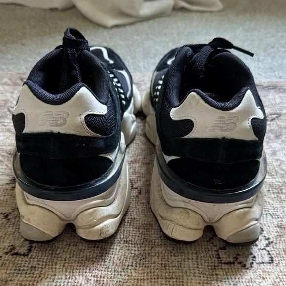 New Balance Black and White Men’s Sneakers NB 9060 - Picture 3 of 5